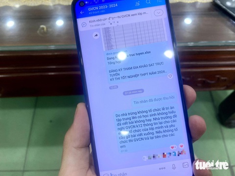 Sau giám thị bị tố chụp bài thi ở nhà vệ sinh, học sinh tố trường thu ‘tiền chống trượt’- Ảnh 3. Tin nhắn ông Dũng gửi tới giáo viên chủ nhiệm khóa 12 về việc dừng tổ chức lễ tri ân tập trung, giáo viên chủ nhiệm trả lại tiền cho học sinh nếu không tổ chức. Tin nhắn được gửi đi sáng 14-6 - Ảnh: NGUYÊN BẢO