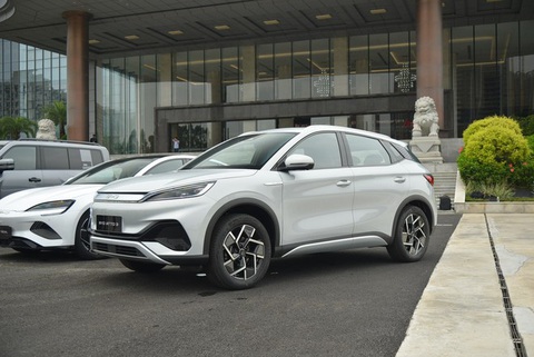 BYD ra mắt 3 xe mới tại Việt Nam, thông số ngập tràn trang bị, chưa chốt giá- Ảnh 2. Atto 3 sẽ cạnh tranh với CX-5 trong tương lai - Ảnh: LEE HOÀNG