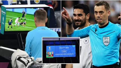 Tính năng mới của VAR ở Euro 2024 khiến khán giả thích thú- Ảnh 1. Màn hình giải thích về quyết định của VAR ở trận khai mạc Euro 2024 - Ảnh: Getty