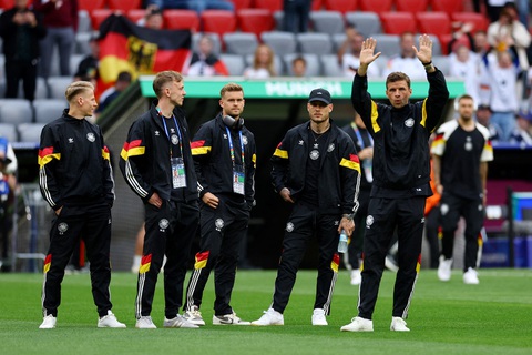 Lễ khai mạc Euro 2024 và tri ân Beckenbauer ngắn gọn, cảm xúc- Ảnh 9. Các cầu thủ đội tuyển Đức đã tiến ra sân Allianz Arena để chuẩn bị cho trận gặp Scotland - Ảnh: REUTERS