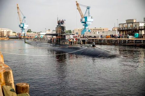 Cuba lên án mạnh sau khi Mỹ điều tàu ngầm hạt nhân tới Guantanamo- Ảnh 1. Tàu ngầm USS Helena trong ảnh chụp ở Norfolk, bang Virginia, Mỹ. Tàu này đã đến vịnh Guantanamo, Cuba, sau khi một đội tàu hải quân Nga tới thăm Havana - Ảnh: HẢI QUÂN MỸ