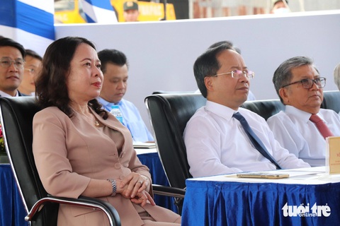 Khánh thành tuyến đường tránh TP Long Xuyên của An Giang- Ảnh 2. Phó chủ tịch nước Võ Thị Ánh Xuân đến dự khánh thành - Ảnh: CHÍ HẠNH