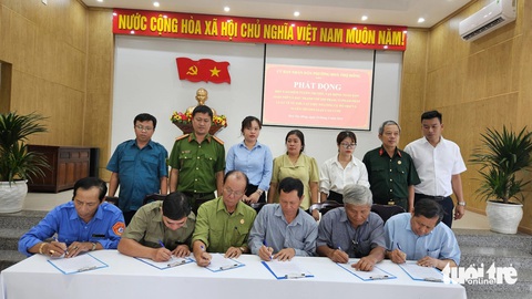Mỗi khu dân cư, thôn ở Đà Nẵng được thành lập 1 tổ bảo vệ an ninh trật tự- Ảnh 1. Tổ bảo vệ an ninh trật tự sẽ là lực lượng nòng cốt hỗ trợ công an chính quy bảo vệ an ninh trật tự ở cơ sở - Ảnh: TRƯỜNG TRUNG