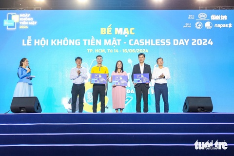 Hơn 100.000 lượt khách đến với Lễ hội Không tiền mặt 2024 - Ảnh 12.