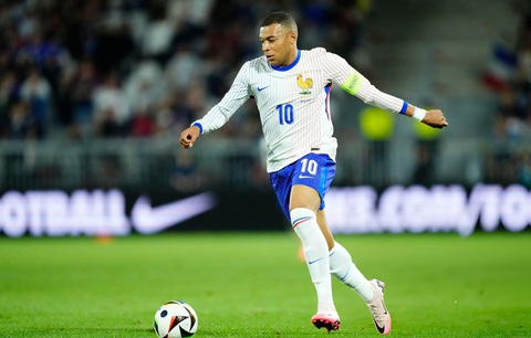 Pháp thắng sát nút Áo ngày ra quân Euro 2024- Ảnh 1. Mbappe và đội tuyển Pháp được xem là ứng viên vô địch Euro 2024 - Ảnh: GETTY