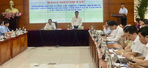 'Xe khách không chở người mà chở toàn giống gà, vịt Trung Quốc'- Ảnh 1. Các đại biểu tham dự hội nghị phòng chống gia súc gia cầm - Ảnh: C.TUỆ