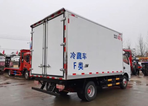 8 người chết ngạt trong xe tải đông lạnh ở Trung Quốc- Ảnh 1. Chiếc xe tải đông lạnh chở 8 nạn nhân bị chết ngạt ngày 16-6 - Ảnh: SINGTAO.COM