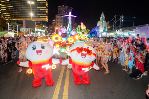 Bay đến Nha Trang, tham gia lễ hội 'Mùa hè rộn ràng không thể quên'- Ảnh 3. Hình ảnh máy bay Amy đáng yêu thu hút sự chú ý của du khách khắp trong, ngoài nước