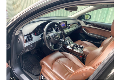 Audi A8L gặp tai nạn được rao bán với giá 380 triệu đồng, cộng đồng mạng đánh giá chỉ đáng 50 triệu- Ảnh 6. Nội thất sang trọng với hàng ghế ông chủ - Ảnh: Đại lý Audi