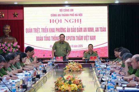 Đảm bảo tuyệt đối an ninh, an toàn cho đoàn Tổng thống Nga Putin thăm Việt Nam- Ảnh 1. Trung tướng Nguyễn Hải Trung - giám đốc Công an Hà Nội - phát biểu tại hội nghị - Ảnh: Công an cung cấp