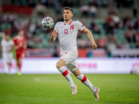 Jakub Moder (Ba Lan) đạt tốc độ 36,84km/h. Anh sinh năm 1999, cao 1,91m và là tiền vệ trung tâm tại Brighton (Premier League, Anh) - Ảnh: SUS Jakub Moder (Ba Lan) đạt tốc độ 36,84km/h. Anh sinh năm 1999, cao 1,91m và là tiền vệ trung tâm tại Brighton (Premier League, Anh) - Ảnh: SUS