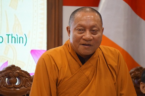 Hòa thượng Thích Gia Quang chia sẻ tại buổi họp báo công bố Giải báo chí toàn quốc về Phật giáo - Ảnh: T.ĐIỂU Hòa thượng Thích Gia Quang chia sẻ tại buổi họp báo công bố Giải báo chí toàn quốc về Phật giáo - Ảnh: T.ĐIỂU