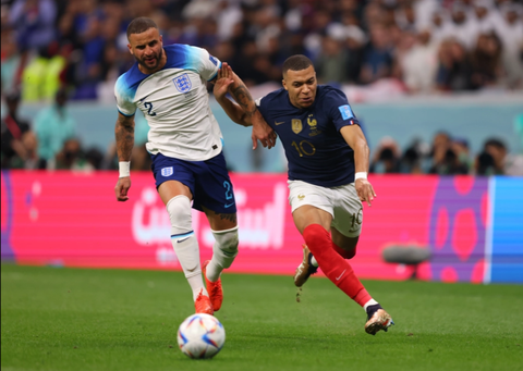 Kylian Mbappe (trái) và Kyle Walker từng nằm trong số những cầu thủ chạy nhanh nhất thế giới - Ảnh: GETTY Kylian Mbappe (phải) và Kyle Walker từng nằm trong số những cầu thủ chạy nhanh nhất thế giới - Ảnh: GETTY