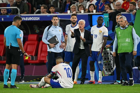 Pháp gặp nhiều khó khăn trong trận đầu tiên ở Euro 2024 - Ảnh: AFP Tuyển Pháp gặp nhiều khó khăn trong trận đầu tiên ở Euro 2024 - Ảnh: AFP
