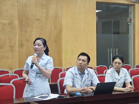 Các bác sĩ Viện Sức khỏe tâm thần, Bệnh viện Bạch Mai chia sẻ về bệnh lý trầm cảm tuổi già - Ảnh: D.LIỄU Các bác sĩ Viện Sức khỏe tâm thần, Bệnh viện Bạch Mai chia sẻ về bệnh lý trầm cảm tuổi già - Ảnh: D.LIỄU