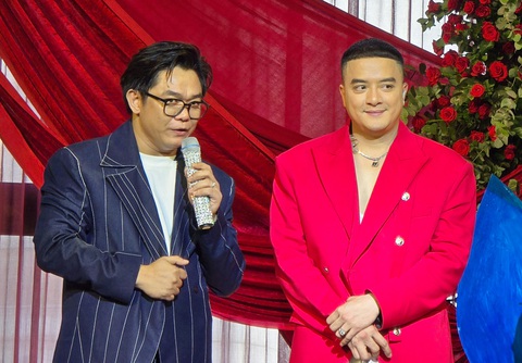 Ca sĩ Cao Thái Sơn và nhạc sĩ Đông Thiên Đức có duyên hợp tác - Ảnh: LÊ GIANG Ca sĩ Cao Thái Sơn và nhạc sĩ Đông Thiên Đức có duyên hợp tác - Ảnh: LÊ GIANG