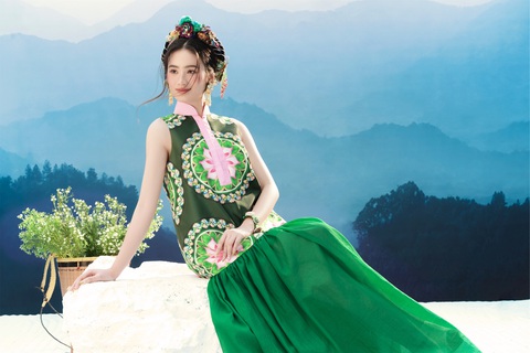 Hoa hậu Ý Nhi rạng ngời trong kỳ nghỉ về Việt Nam sau một thời gian du học ở Úc - Ảnh: NVCC Hoa hậu Ý Nhi rạng ngời trong kỳ nghỉ về Việt Nam sau một thời gian du học ở Úc - Ảnh: NVCC