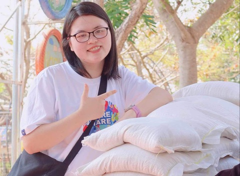 Cuộc chiến ngăn làn sóng ung thư - Kỳ 2: Người trẻ mắc K phải chăng án tử?- Ảnh 3. Mắc K xoang hàm, Thanh Thanh từ lâu đã lạc quan, chấp nhận những thay đổi của cơ thể sau điều trị - Ảnh: NVCC