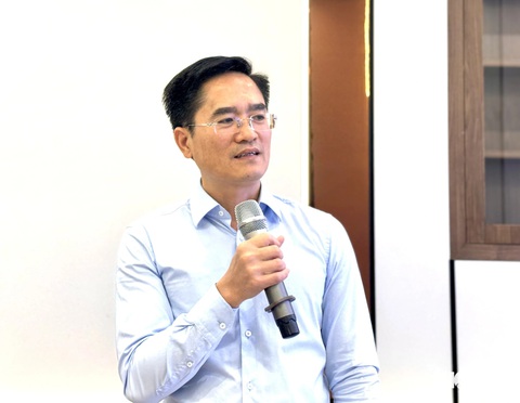 Phạt nguội xe quá tải, có chủ xe choáng với mức 200 triệu đồng- Ảnh 1. Ông Trần Quang Lâm - giám đốc Sở Giao thông vận tải TP.HCM, trao đổi về tình hình triển khai dự án hạ tầng, chính sách giao thông ở TP.HCM - Ảnh: THU DUNG