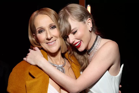 Taylor Swift ôm chầm lấy Celine Dion sau khi nữ diva trao cô nàng giải Grammys 2024 cho Album của năm - Ảnh: GETTY IMAGES Taylor Swift ôm chầm lấy Celine Dion sau khi nữ diva trao cho cô giải Grammy 2024 cho Album của năm - Ảnh: GETTY IMAGES