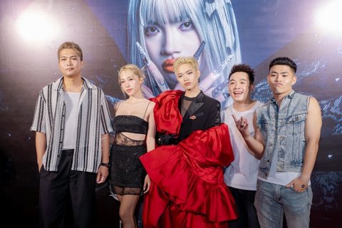 BigDaddy - Emily - Phở - Tez cùng đến chúc mừng dự án đầu tay của Pháp Kiều. BigDaddy - Emily - Phở - Tez cùng đến chúc mừng dự án đầu tay của Pháp Kiều.