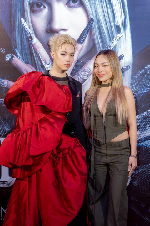 'Đóa hồng gai' Pháp Kiều ra mắt MV đầu tay- Ảnh 4. 'Đóa hồng gai' Pháp Kiều ra mắt MV đầu tay- Ảnh 4.