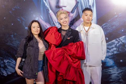 'Đóa hồng gai' Pháp Kiều ra mắt MV đầu tay- Ảnh 11. Huấn luyện viên Rap Việt mùa 3 - Thái VG cùng vợ đến tham dự sự kiện ra mắt MV DOC