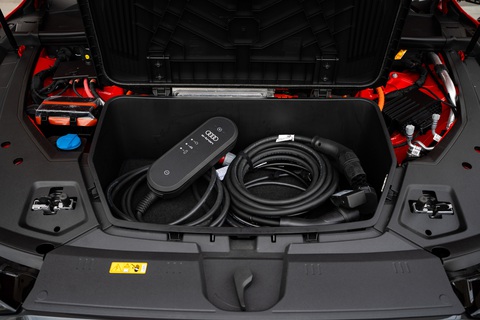 Audi Q8 e-tron ra mắt Việt Nam, giá từ 3,8 tỉ đồng, tặng thêm cả sạc- Ảnh 18. Audi Q8 e-tron ra mắt Việt Nam, giá từ 3,8 tỉ đồng, tặng thêm cả sạc- Ảnh 18.