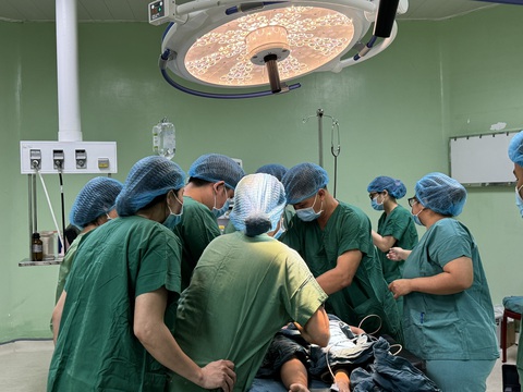 Hai cháu bé trong án mạng kinh hoàng ở Quảng Ngãi đã qua cơn nguy kịch- Ảnh 1. Hai cháu bé được mổ cấp cứu, hiện đã qua cơn nguy kịch - Ảnh: THANH PHƯƠNG