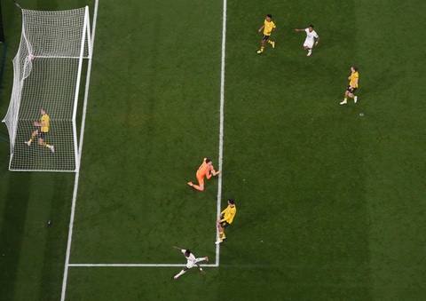 Real Dortmund_9 Góc nhìn từ trên cao bàn thắng của Vinicius. Anh trở thành cầu thủ Real Madrid đầu tiên ghi bàn ở 2 trận chung kết Champions League liên tiếp