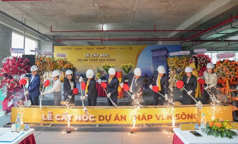 Lộ diện Thaihomes, đơn vị phát triển loạt dự án đắt giá của Thaigroup- Ảnh 1. Sự kiện cất nóc dự án tháp Ven Sông tại Đà Nẵng