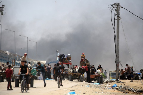 Người dân Palestine tháo chạy khỏi thành phố Rafah ở miền nam Gaza ngày 30-5 - Ảnh: AFP Người dân Palestine tháo chạy khỏi thành phố Rafah ở miền nam Gaza ngày 30-5 - Ảnh: AFP