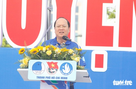 Chiến sĩ tình nguyện hè TP.HCM 2024 chính thức ra quân- Ảnh 2. Phó bí thư thường trực Thành ủy TP.HCM Nguyễn Hồ Hải phát biểu tại lễ ra quân - Ảnh: CÔNG TRIỆU