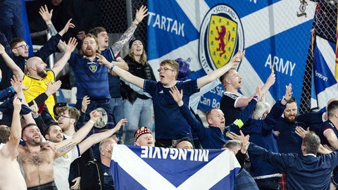Cảnh sát Đức lo ngại CĐV Scotland được dự báo sẽ “uống sạch” các quán rượu ở Đức - Ảnh: Getty