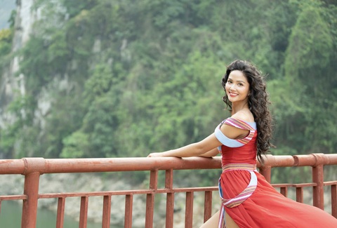 H'Hen Niê trong MV H'Hen Niê trong MV