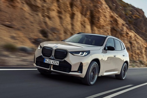 BMW X3 2025 ra mắt: Thiết kế gây tranh cãi, màn hình cong, động cơ mạnh hơn cạnh tranh GLC- Ảnh 6. Động cơ xe bản M50 mạnh hơn đáng kể bản cũ khi sử dụng loại I-6 3.0L hybrid cho công suất 393 mã lực, mô men xoắn 580Nm (trước là 382 mã lực/500Nm).