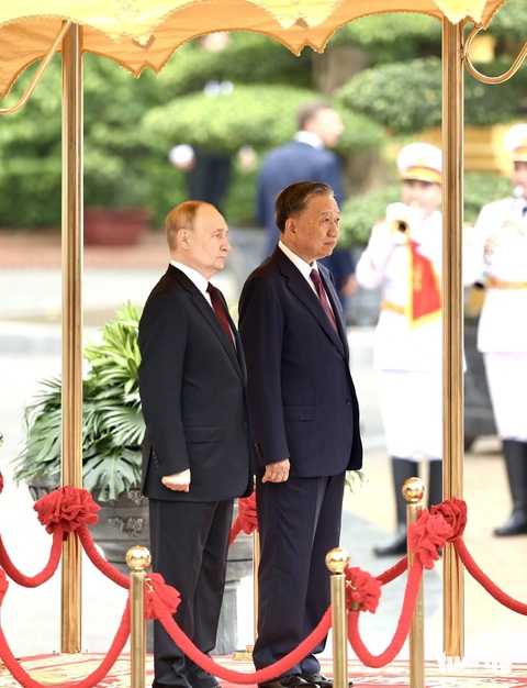Đây là lần đầu tiên Chủ tich nước Tô Lâm và Tổng thống Putin gặp nhau trên cương vị mới - Ảnh: NGUYỄN KHÁNH Đây là lần đầu tiên Chủ tịch nước Tô Lâm và Tổng thống Putin gặp nhau trên cương vị mới - Ảnh: NGUYỄN KHÁNH