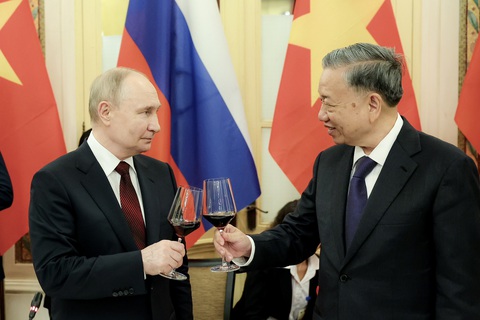 Chủ tịch nước Tô Lâm và Tổng thống Nga Putin tại tiệc chiêu đãi cấp Nhà nước - Ảnh: NGUYỄN KHÁNH Chủ tịch nước Tô Lâm và Tổng thống Nga Putin tại tiệc chiêu đãi cấp Nhà nước - Ảnh: NGUYỄN KHÁNH