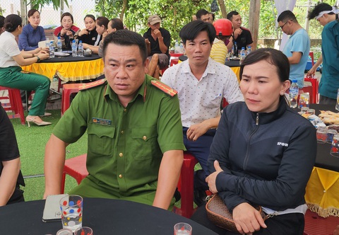 Công an kể khoảnh khắc lao vào khống chế nghi phạm truy sát cả nhà ở Quảng Ngãi- Ảnh 3. Đại úy An với khuôn mặt trầm tư khi kể về vụ án - Ảnh: TRẦN MAI
