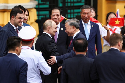 Chủ tịch nước Tô Lâm chủ trì lễ đón Tổng thống Putin- Ảnh 3. Chủ tịch nước Tô Lâm chủ trì lễ đón Tổng thống Putin - Ảnh: REUTERS