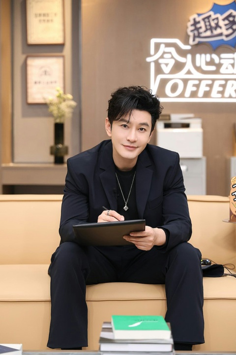 Trước đó, ở tuổi 47 Huỳnh Hiểu Minh nhận được lời khen ngợi vì sự lão hoá ngược Trước đó, ở tuổi 47, Huỳnh Hiểu Minh nhận được lời khen ngợi vì sự lão hóa ngược