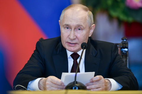 Tổng thống Nga Putin tại cuộc gặp gỡ báo chí sau hội đàm với Chủ tịch nước Việt Nam Tô Lâm - Ảnh: NAM TRẦN Tổng thống Nga Putin tại cuộc gặp gỡ báo chí sau hội đàm với Chủ tịch nước Việt Nam Tô Lâm - Ảnh: NAM TRẦN