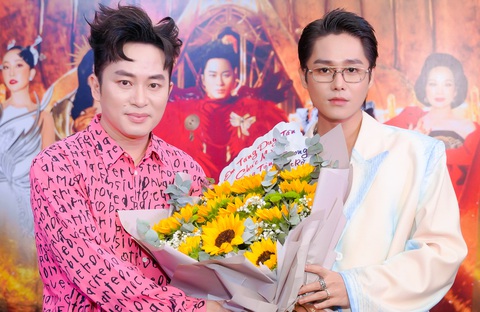 Tùng Dương và người em họ, ca sĩ kiêm nhạc sĩ Tăng Duy Tân - Ảnh: BTC Tùng Dương và người em họ, ca sĩ kiêm nhạc sĩ Tăng Duy Tân - Ảnh: BTC