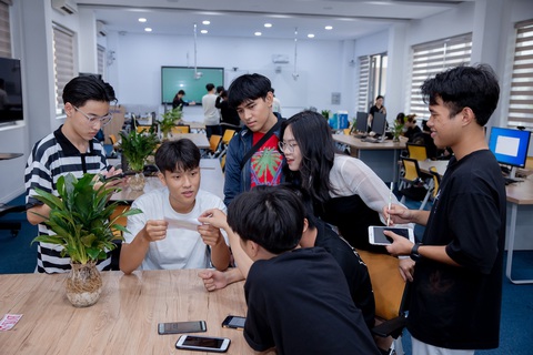 Điểm chuẩn xét tuyển sớm Đại học Kinh tế TP.HCM tăng mạnh- Ảnh 3. Xu hướng chọn ngành của thế hệ học sinh hiện nay phù hợp với định hướng đào tạo tri thức cập nhật, gắn liền thời đại của UEH