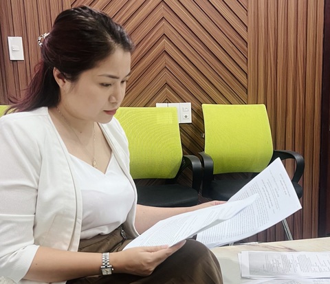 Vụ nhà đang thế chấp bỗng bị đặt cọc: Phòng công chứng số 7 có bị ‘qua mặt’?- Ảnh 1. Bà Mỹ bức xúc vì nhà đang thế chấp thì Vietcombank Tân Bình cho phép đặt cọc mua bán dựa trên photocopy ủy quyền - Ảnh: A.M.C.