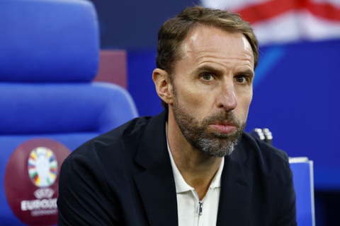Vì sao tuyển Anh kiên trì với Southgate?- Ảnh 1. HLV Southgate ngày càng bị chỉ trích dữ dội - Ảnh: REUTERS