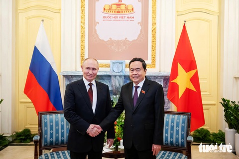 21 giờ bận rộn của Tổng thống Putin tại Việt Nam- Ảnh 16. Tổng thống Nga Putin hội kiến với Chủ tịch Quốc hội Trần Thanh Mẫn - Ảnh: PHẠM THẮNG