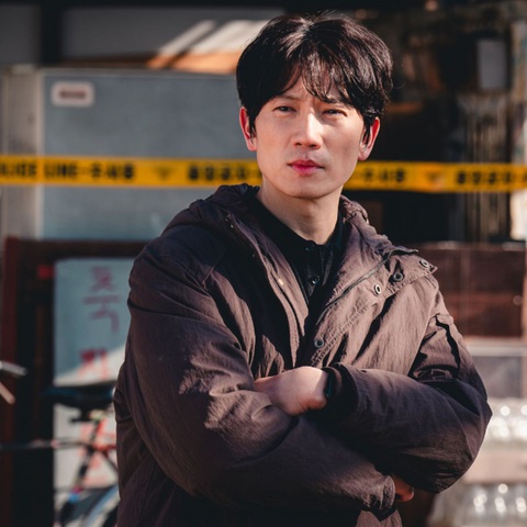 Trở lại sau 5 năm, Song Seung Hun khó đánh bại “bảo chứng rating” Ji Sung- Ảnh 1. Ji Sung trong Mối liên kết bí ẩn