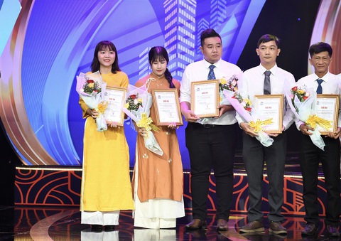 TP.HCM trao giải báo chí lần 42, báo Tuổi Trẻ đoạt 10 giải- Ảnh 10. Báo Tuổi Trẻ đoạt giải ba nhóm tin, ảnh báo chí với tác phẩm