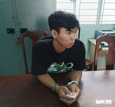 Đổ xăng đốt nhà người yêu vì bị chia tay- Ảnh 1. Cơ quan cảnh sát điều tra Công an tỉnh Kiên Giang bắt tạm giam bị can Lâm Văn Kim về tội